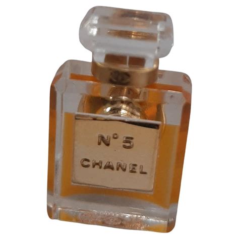 profumo bottiglia cerchi vetro chanel|Chanel profumi e colonie .